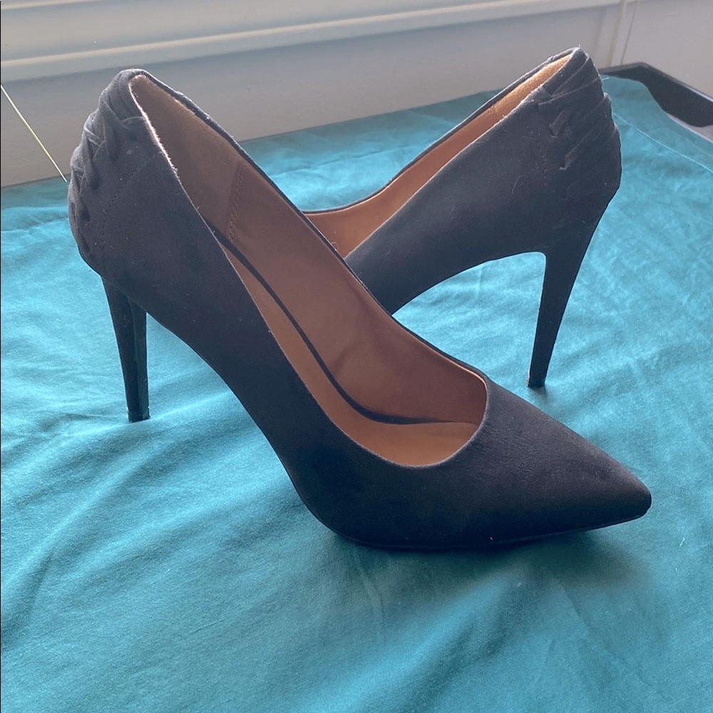 Guess Pointed Toe Heels